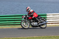 Vintage-motorcycle-club;eventdigitalimages;mallory-park;mallory-park-trackday-photographs;no-limits-trackdays;peter-wileman-photography;trackday-digital-images;trackday-photos;vmcc-festival-1000-bikes-photographs