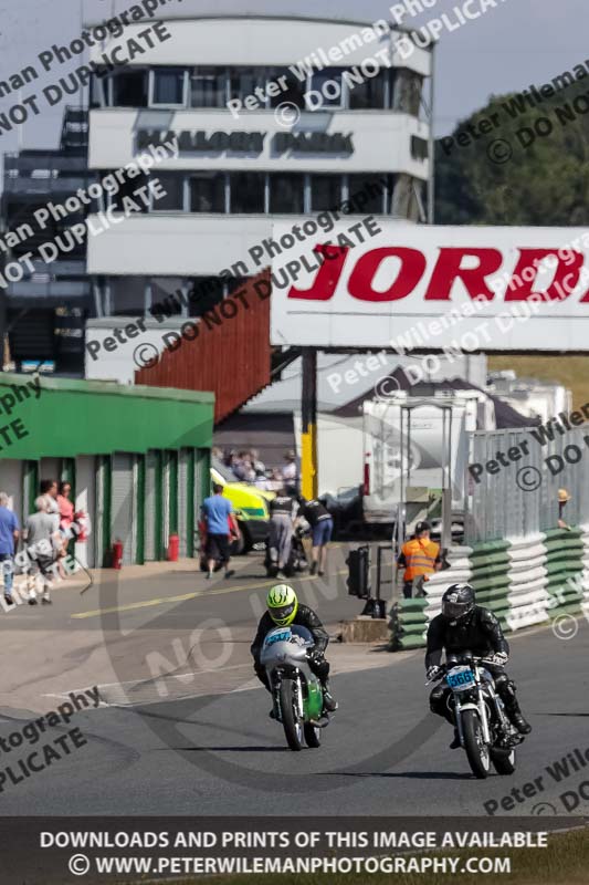 Vintage motorcycle club;eventdigitalimages;mallory park;mallory park trackday photographs;no limits trackdays;peter wileman photography;trackday digital images;trackday photos;vmcc festival 1000 bikes photographs