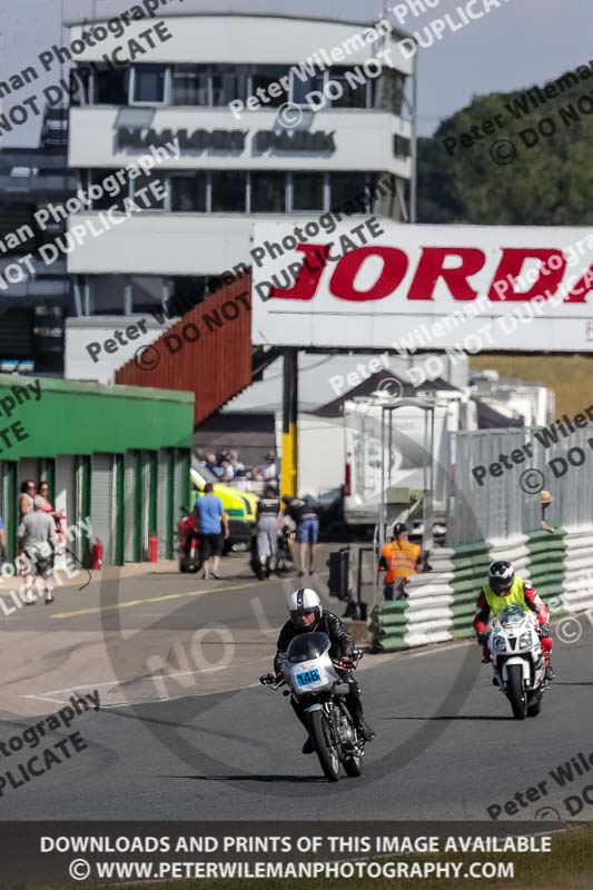 Vintage motorcycle club;eventdigitalimages;mallory park;mallory park trackday photographs;no limits trackdays;peter wileman photography;trackday digital images;trackday photos;vmcc festival 1000 bikes photographs