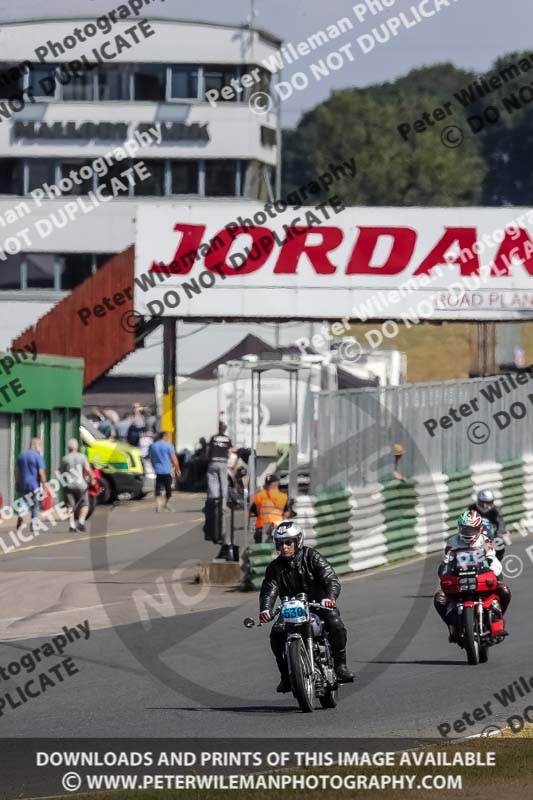 Vintage motorcycle club;eventdigitalimages;mallory park;mallory park trackday photographs;no limits trackdays;peter wileman photography;trackday digital images;trackday photos;vmcc festival 1000 bikes photographs