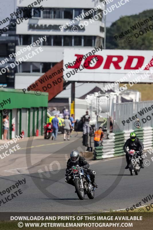 Vintage motorcycle club;eventdigitalimages;mallory park;mallory park trackday photographs;no limits trackdays;peter wileman photography;trackday digital images;trackday photos;vmcc festival 1000 bikes photographs
