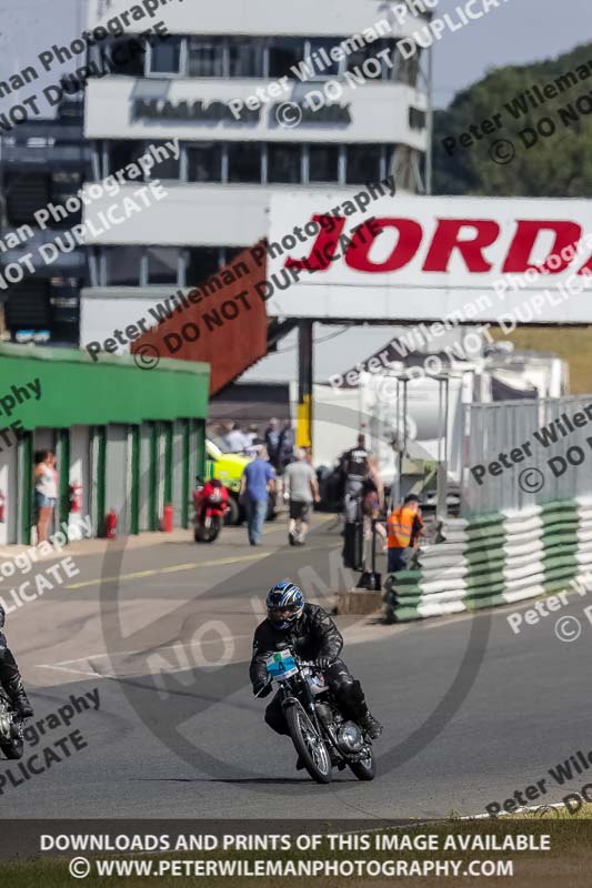 Vintage motorcycle club;eventdigitalimages;mallory park;mallory park trackday photographs;no limits trackdays;peter wileman photography;trackday digital images;trackday photos;vmcc festival 1000 bikes photographs