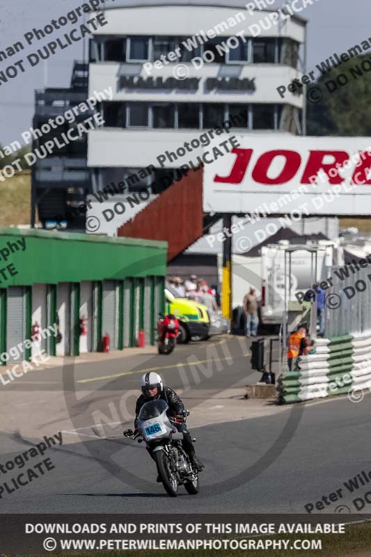 Vintage motorcycle club;eventdigitalimages;mallory park;mallory park trackday photographs;no limits trackdays;peter wileman photography;trackday digital images;trackday photos;vmcc festival 1000 bikes photographs