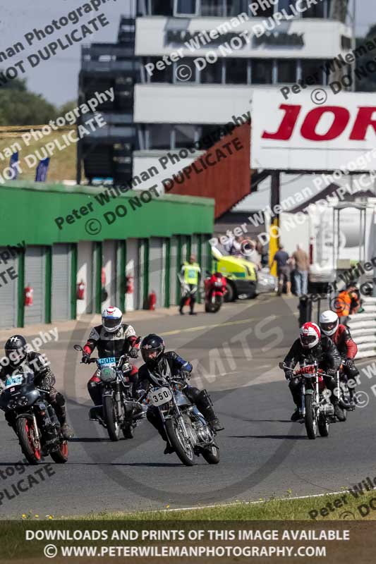 Vintage motorcycle club;eventdigitalimages;mallory park;mallory park trackday photographs;no limits trackdays;peter wileman photography;trackday digital images;trackday photos;vmcc festival 1000 bikes photographs