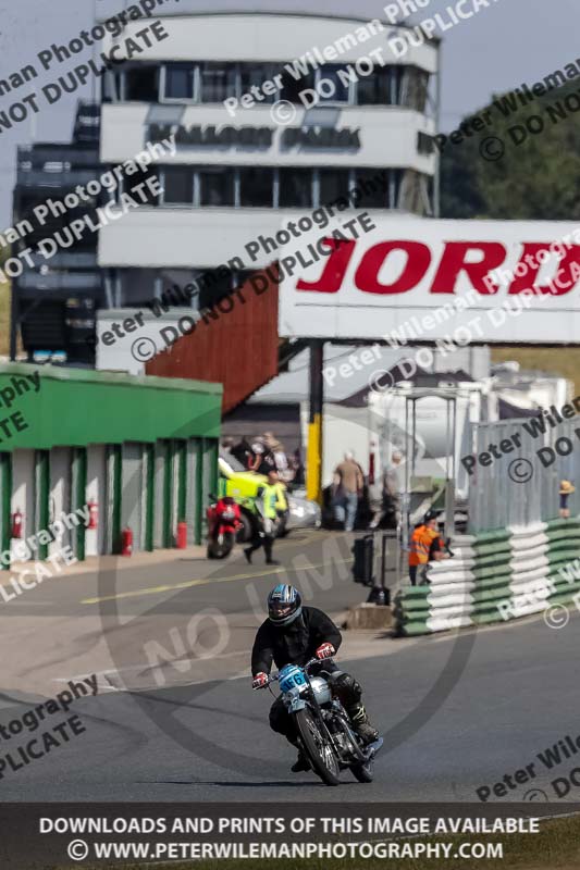 Vintage motorcycle club;eventdigitalimages;mallory park;mallory park trackday photographs;no limits trackdays;peter wileman photography;trackday digital images;trackday photos;vmcc festival 1000 bikes photographs