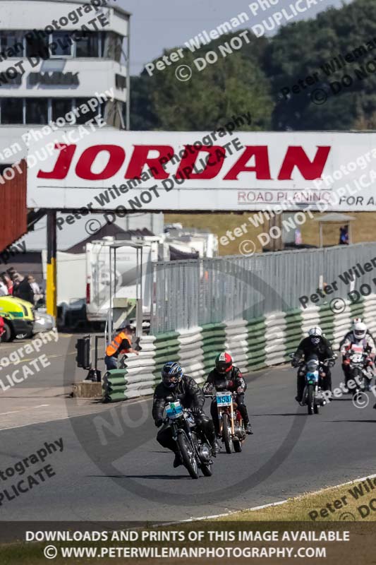 Vintage motorcycle club;eventdigitalimages;mallory park;mallory park trackday photographs;no limits trackdays;peter wileman photography;trackday digital images;trackday photos;vmcc festival 1000 bikes photographs