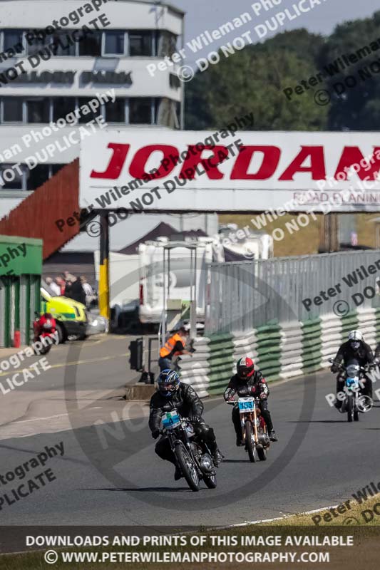 Vintage motorcycle club;eventdigitalimages;mallory park;mallory park trackday photographs;no limits trackdays;peter wileman photography;trackday digital images;trackday photos;vmcc festival 1000 bikes photographs