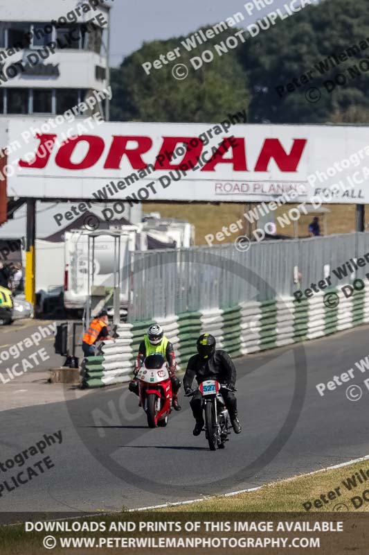 Vintage motorcycle club;eventdigitalimages;mallory park;mallory park trackday photographs;no limits trackdays;peter wileman photography;trackday digital images;trackday photos;vmcc festival 1000 bikes photographs
