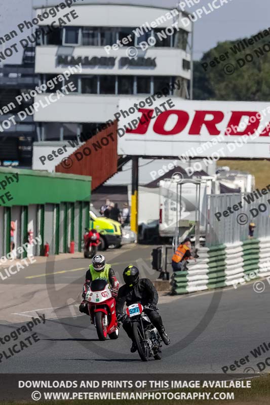 Vintage motorcycle club;eventdigitalimages;mallory park;mallory park trackday photographs;no limits trackdays;peter wileman photography;trackday digital images;trackday photos;vmcc festival 1000 bikes photographs