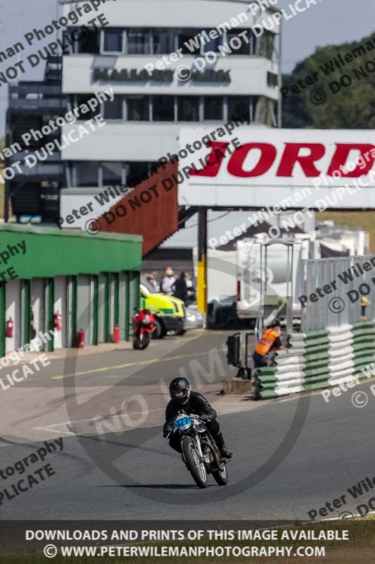 Vintage motorcycle club;eventdigitalimages;mallory park;mallory park trackday photographs;no limits trackdays;peter wileman photography;trackday digital images;trackday photos;vmcc festival 1000 bikes photographs