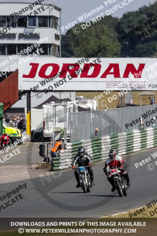 Vintage motorcycle club;eventdigitalimages;mallory park;mallory park trackday photographs;no limits trackdays;peter wileman photography;trackday digital images;trackday photos;vmcc festival 1000 bikes photographs