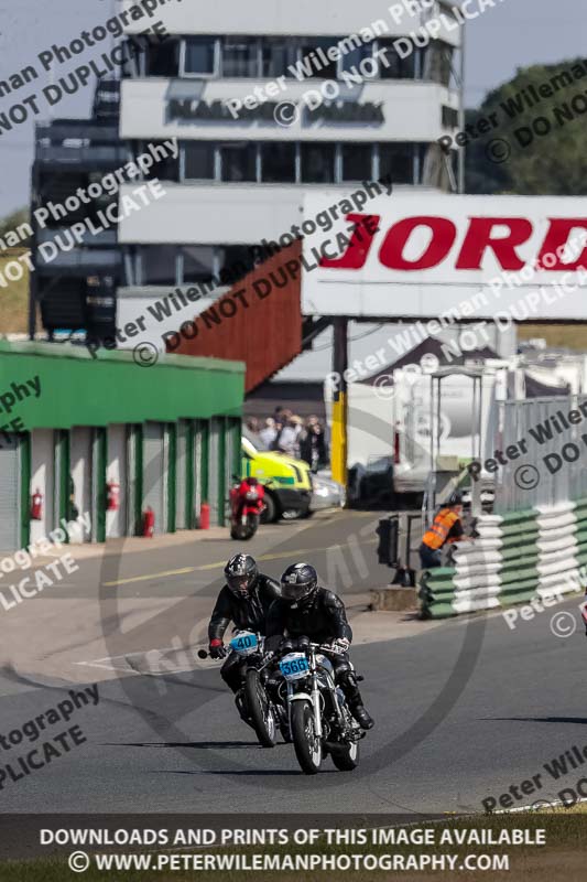 Vintage motorcycle club;eventdigitalimages;mallory park;mallory park trackday photographs;no limits trackdays;peter wileman photography;trackday digital images;trackday photos;vmcc festival 1000 bikes photographs