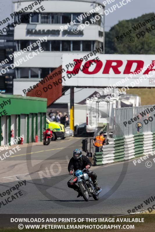 Vintage motorcycle club;eventdigitalimages;mallory park;mallory park trackday photographs;no limits trackdays;peter wileman photography;trackday digital images;trackday photos;vmcc festival 1000 bikes photographs