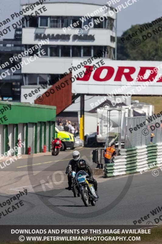 Vintage motorcycle club;eventdigitalimages;mallory park;mallory park trackday photographs;no limits trackdays;peter wileman photography;trackday digital images;trackday photos;vmcc festival 1000 bikes photographs