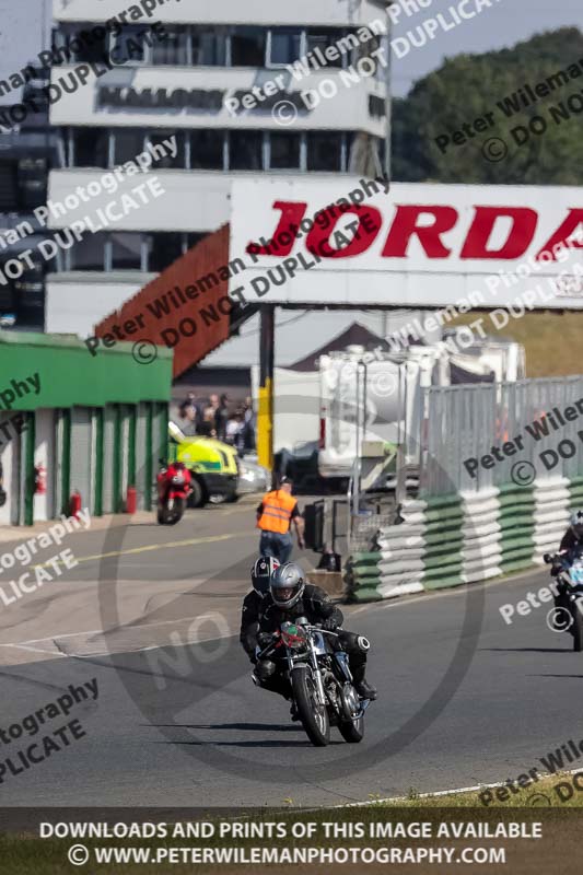 Vintage motorcycle club;eventdigitalimages;mallory park;mallory park trackday photographs;no limits trackdays;peter wileman photography;trackday digital images;trackday photos;vmcc festival 1000 bikes photographs