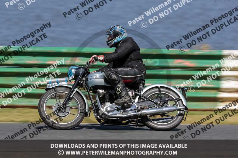 Vintage motorcycle club;eventdigitalimages;mallory park;mallory park trackday photographs;no limits trackdays;peter wileman photography;trackday digital images;trackday photos;vmcc festival 1000 bikes photographs