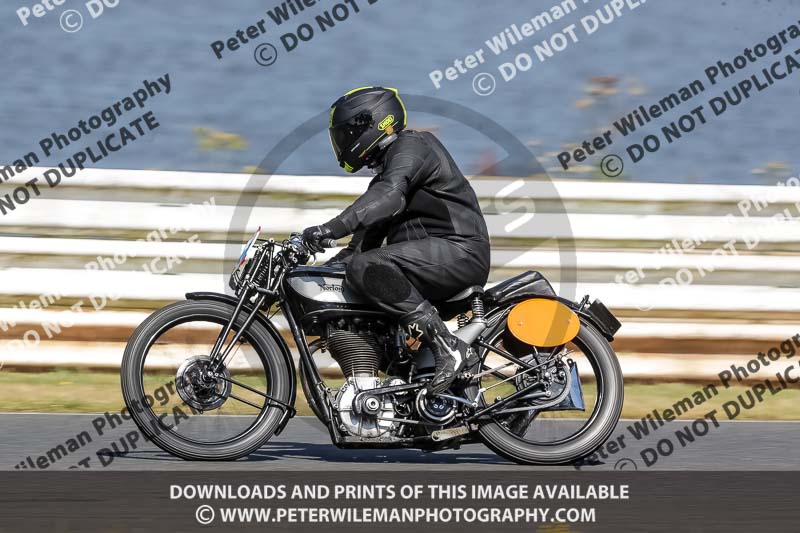 Vintage motorcycle club;eventdigitalimages;mallory park;mallory park trackday photographs;no limits trackdays;peter wileman photography;trackday digital images;trackday photos;vmcc festival 1000 bikes photographs