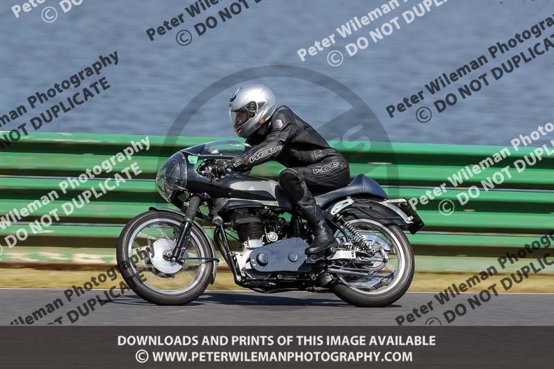 Vintage motorcycle club;eventdigitalimages;mallory park;mallory park trackday photographs;no limits trackdays;peter wileman photography;trackday digital images;trackday photos;vmcc festival 1000 bikes photographs