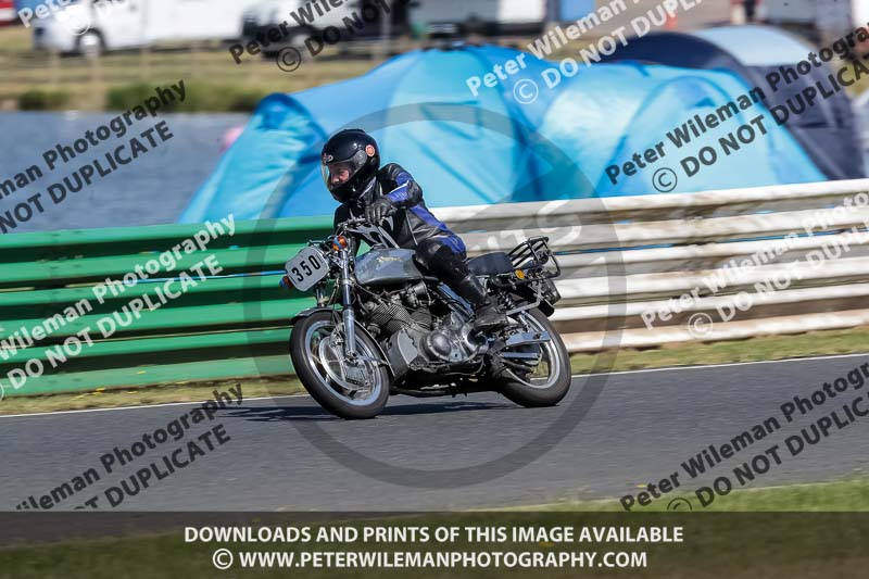 Vintage motorcycle club;eventdigitalimages;mallory park;mallory park trackday photographs;no limits trackdays;peter wileman photography;trackday digital images;trackday photos;vmcc festival 1000 bikes photographs