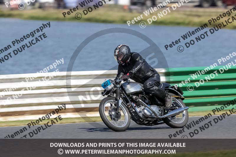 Vintage motorcycle club;eventdigitalimages;mallory park;mallory park trackday photographs;no limits trackdays;peter wileman photography;trackday digital images;trackday photos;vmcc festival 1000 bikes photographs