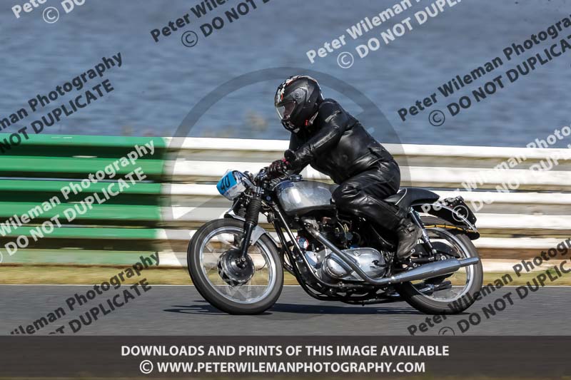 Vintage motorcycle club;eventdigitalimages;mallory park;mallory park trackday photographs;no limits trackdays;peter wileman photography;trackday digital images;trackday photos;vmcc festival 1000 bikes photographs