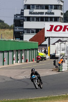 Vintage-motorcycle-club;eventdigitalimages;mallory-park;mallory-park-trackday-photographs;no-limits-trackdays;peter-wileman-photography;trackday-digital-images;trackday-photos;vmcc-festival-1000-bikes-photographs