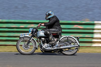 Vintage-motorcycle-club;eventdigitalimages;mallory-park;mallory-park-trackday-photographs;no-limits-trackdays;peter-wileman-photography;trackday-digital-images;trackday-photos;vmcc-festival-1000-bikes-photographs