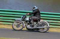 Vintage-motorcycle-club;eventdigitalimages;mallory-park;mallory-park-trackday-photographs;no-limits-trackdays;peter-wileman-photography;trackday-digital-images;trackday-photos;vmcc-festival-1000-bikes-photographs