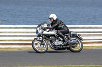 Vintage-motorcycle-club;eventdigitalimages;mallory-park;mallory-park-trackday-photographs;no-limits-trackdays;peter-wileman-photography;trackday-digital-images;trackday-photos;vmcc-festival-1000-bikes-photographs