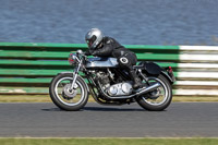 Vintage-motorcycle-club;eventdigitalimages;mallory-park;mallory-park-trackday-photographs;no-limits-trackdays;peter-wileman-photography;trackday-digital-images;trackday-photos;vmcc-festival-1000-bikes-photographs