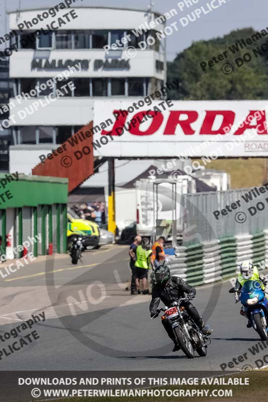 Vintage motorcycle club;eventdigitalimages;mallory park;mallory park trackday photographs;no limits trackdays;peter wileman photography;trackday digital images;trackday photos;vmcc festival 1000 bikes photographs
