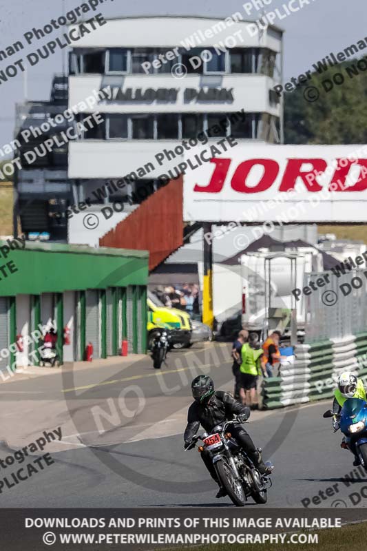 Vintage motorcycle club;eventdigitalimages;mallory park;mallory park trackday photographs;no limits trackdays;peter wileman photography;trackday digital images;trackday photos;vmcc festival 1000 bikes photographs