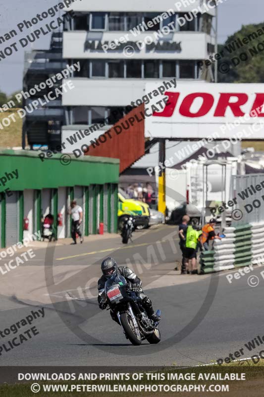 Vintage motorcycle club;eventdigitalimages;mallory park;mallory park trackday photographs;no limits trackdays;peter wileman photography;trackday digital images;trackday photos;vmcc festival 1000 bikes photographs