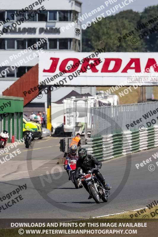 Vintage motorcycle club;eventdigitalimages;mallory park;mallory park trackday photographs;no limits trackdays;peter wileman photography;trackday digital images;trackday photos;vmcc festival 1000 bikes photographs