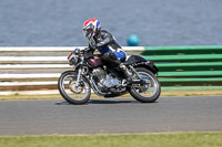 Vintage-motorcycle-club;eventdigitalimages;mallory-park;mallory-park-trackday-photographs;no-limits-trackdays;peter-wileman-photography;trackday-digital-images;trackday-photos;vmcc-festival-1000-bikes-photographs