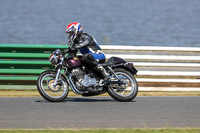 Vintage-motorcycle-club;eventdigitalimages;mallory-park;mallory-park-trackday-photographs;no-limits-trackdays;peter-wileman-photography;trackday-digital-images;trackday-photos;vmcc-festival-1000-bikes-photographs