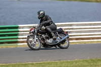Vintage-motorcycle-club;eventdigitalimages;mallory-park;mallory-park-trackday-photographs;no-limits-trackdays;peter-wileman-photography;trackday-digital-images;trackday-photos;vmcc-festival-1000-bikes-photographs