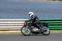 Vintage-motorcycle-club;eventdigitalimages;mallory-park;mallory-park-trackday-photographs;no-limits-trackdays;peter-wileman-photography;trackday-digital-images;trackday-photos;vmcc-festival-1000-bikes-photographs