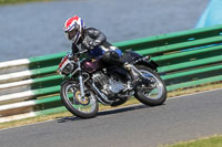 Vintage-motorcycle-club;eventdigitalimages;mallory-park;mallory-park-trackday-photographs;no-limits-trackdays;peter-wileman-photography;trackday-digital-images;trackday-photos;vmcc-festival-1000-bikes-photographs