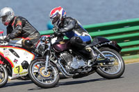 Vintage-motorcycle-club;eventdigitalimages;mallory-park;mallory-park-trackday-photographs;no-limits-trackdays;peter-wileman-photography;trackday-digital-images;trackday-photos;vmcc-festival-1000-bikes-photographs