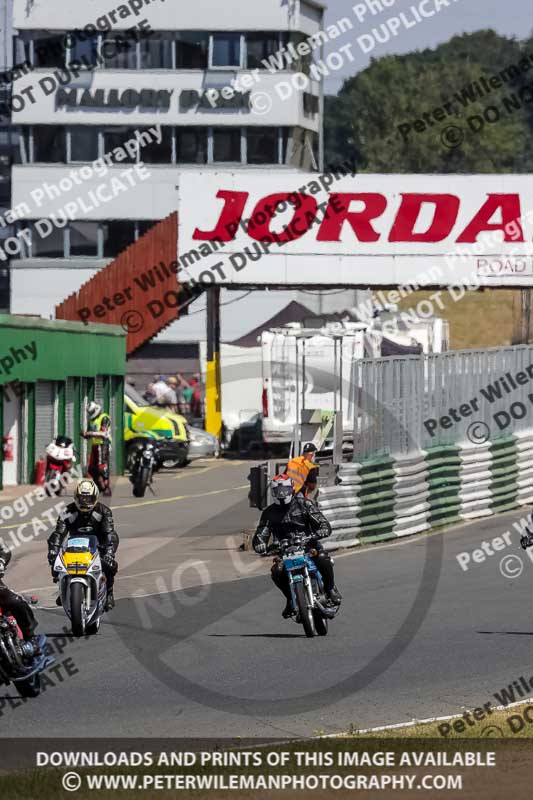 Vintage motorcycle club;eventdigitalimages;mallory park;mallory park trackday photographs;no limits trackdays;peter wileman photography;trackday digital images;trackday photos;vmcc festival 1000 bikes photographs
