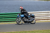 Vintage-motorcycle-club;eventdigitalimages;mallory-park;mallory-park-trackday-photographs;no-limits-trackdays;peter-wileman-photography;trackday-digital-images;trackday-photos;vmcc-festival-1000-bikes-photographs