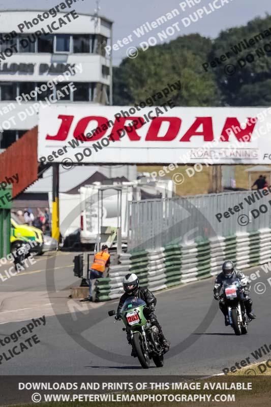 Vintage motorcycle club;eventdigitalimages;mallory park;mallory park trackday photographs;no limits trackdays;peter wileman photography;trackday digital images;trackday photos;vmcc festival 1000 bikes photographs