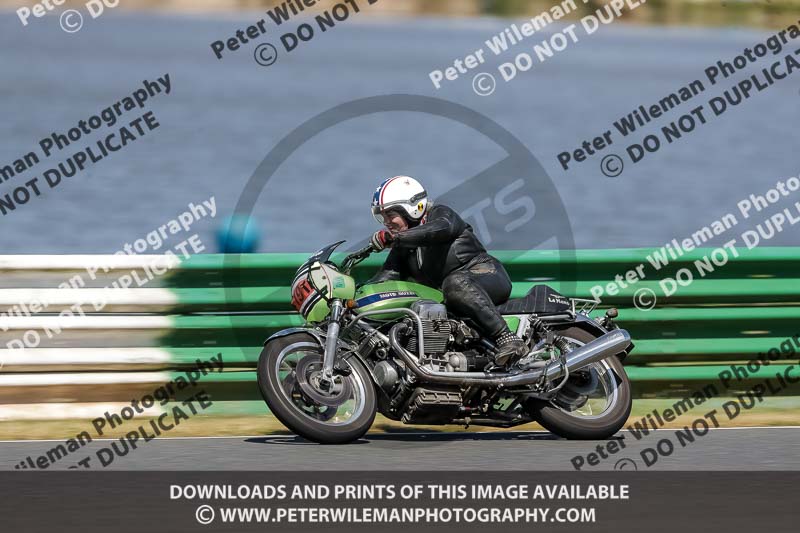 Vintage motorcycle club;eventdigitalimages;mallory park;mallory park trackday photographs;no limits trackdays;peter wileman photography;trackday digital images;trackday photos;vmcc festival 1000 bikes photographs