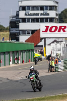 Vintage-motorcycle-club;eventdigitalimages;mallory-park;mallory-park-trackday-photographs;no-limits-trackdays;peter-wileman-photography;trackday-digital-images;trackday-photos;vmcc-festival-1000-bikes-photographs