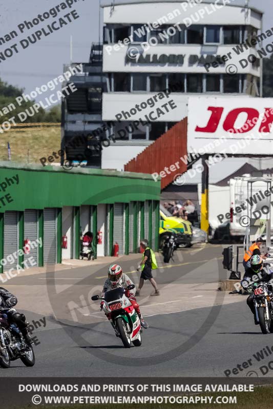 Vintage motorcycle club;eventdigitalimages;mallory park;mallory park trackday photographs;no limits trackdays;peter wileman photography;trackday digital images;trackday photos;vmcc festival 1000 bikes photographs