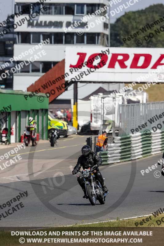 Vintage motorcycle club;eventdigitalimages;mallory park;mallory park trackday photographs;no limits trackdays;peter wileman photography;trackday digital images;trackday photos;vmcc festival 1000 bikes photographs