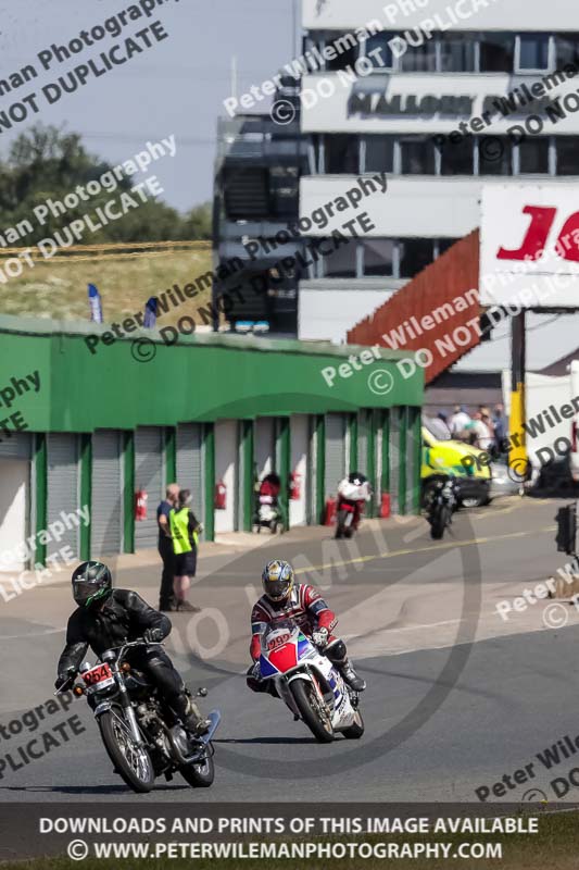 Vintage motorcycle club;eventdigitalimages;mallory park;mallory park trackday photographs;no limits trackdays;peter wileman photography;trackday digital images;trackday photos;vmcc festival 1000 bikes photographs