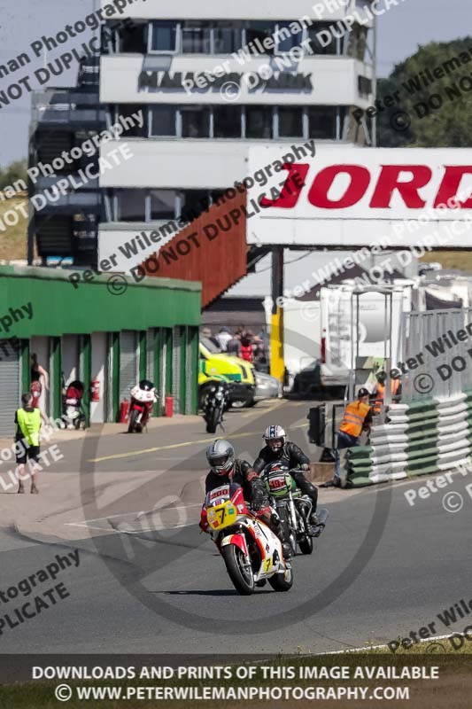 Vintage motorcycle club;eventdigitalimages;mallory park;mallory park trackday photographs;no limits trackdays;peter wileman photography;trackday digital images;trackday photos;vmcc festival 1000 bikes photographs