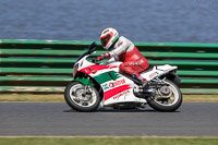 Vintage-motorcycle-club;eventdigitalimages;mallory-park;mallory-park-trackday-photographs;no-limits-trackdays;peter-wileman-photography;trackday-digital-images;trackday-photos;vmcc-festival-1000-bikes-photographs